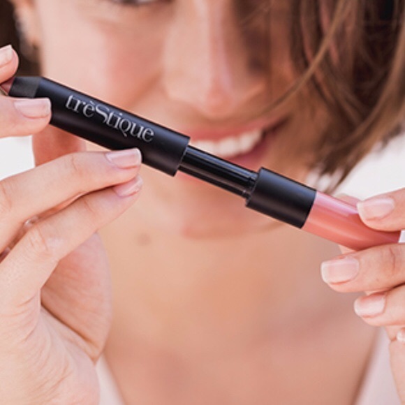 trestique Other - TRESTIQUE Matte Lip Crayon Florence Fig